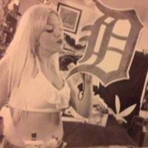 Meet your Posher, Melanie