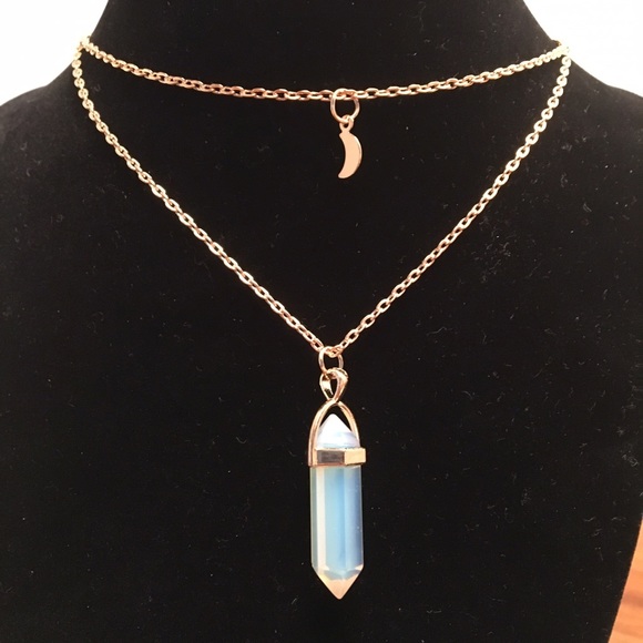 Jewelry - 🎉HP🎉Chakra Healing Opal/Crescent moon necklace