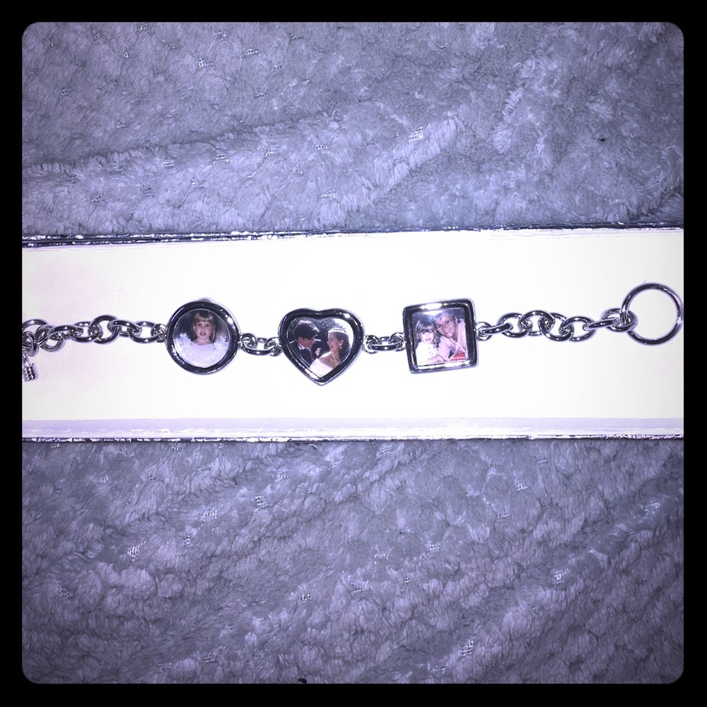 Picture memory bracelet