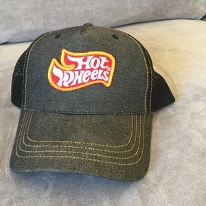 Hot Wheels brand denim SnapBack cap w/ navy mesh.