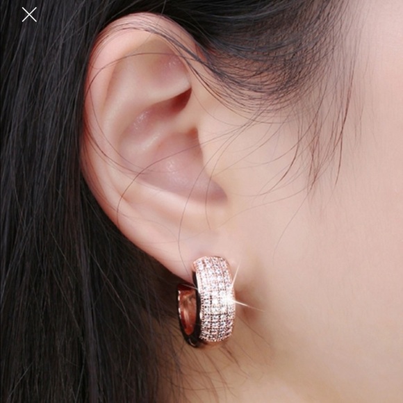 BRAND NEW WHITE OR GOLD CHOICE OF EARRINGS SET - Picture 4 of 4