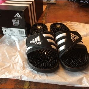 Adidas adissage women's sandals size 8 black