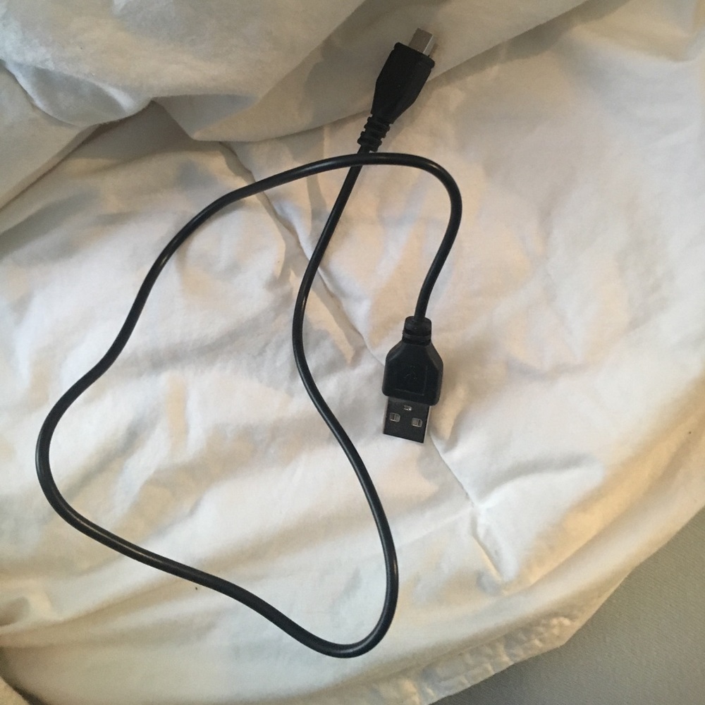 charging case - Picture 3 of 3