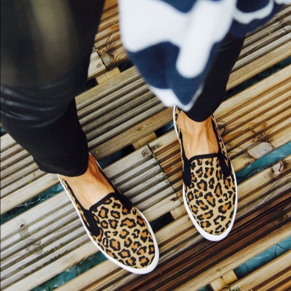 STEVE MADDEN leopard slip ons