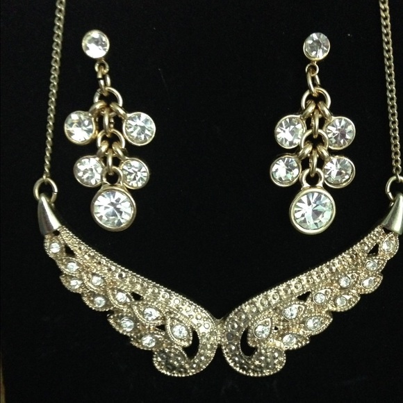 Jewelry - Angel Wings Necklace and Earrings Set