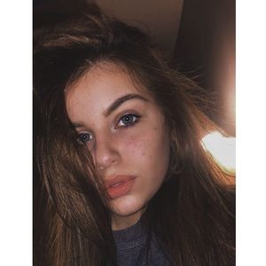 Meet your Posher, Ashleigh