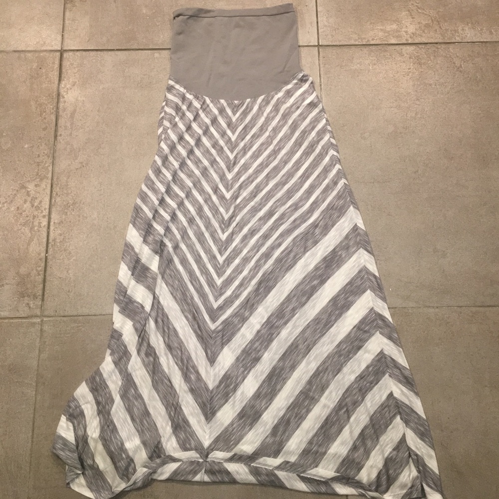 ⭐️SOLD ON Ⓜ️⭐️Maternity skirt