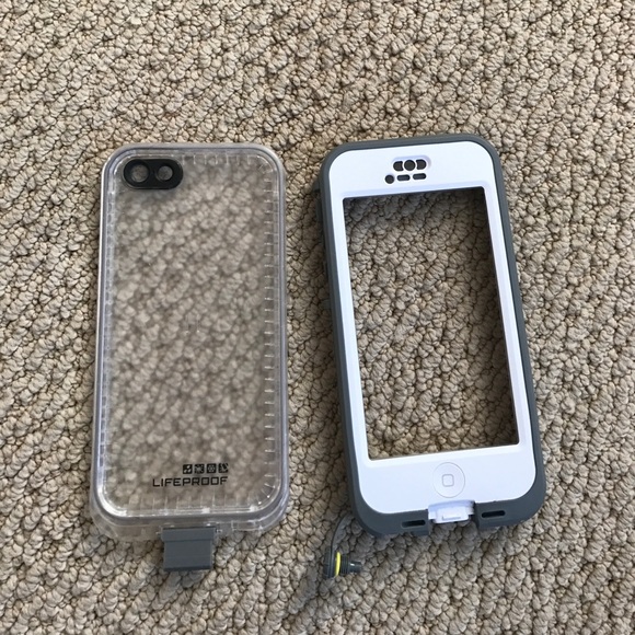 iPhone 5c Lifeproof case - Picture 3 of 3