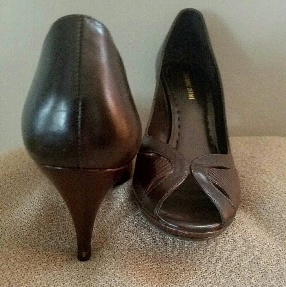 Gianni Bini Brown Leather Peep Toe Heel