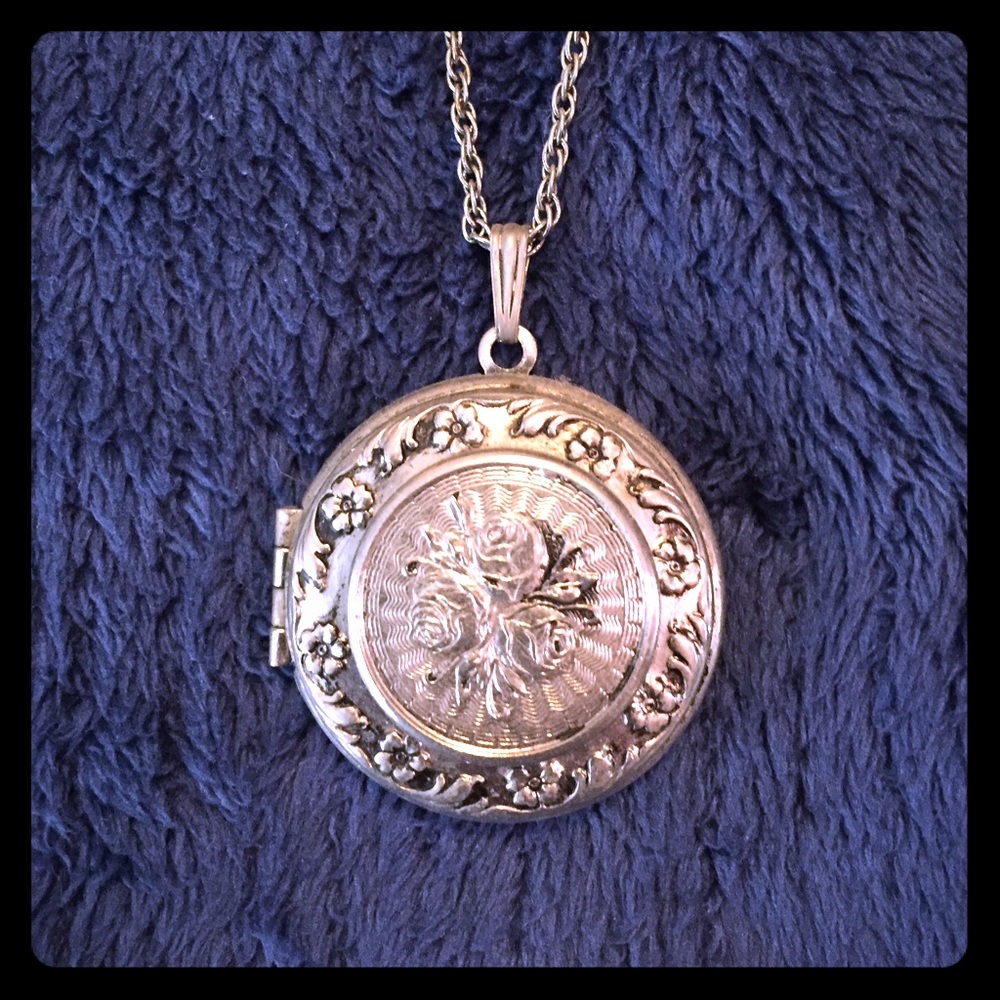 Vintage Silver locket necklace.