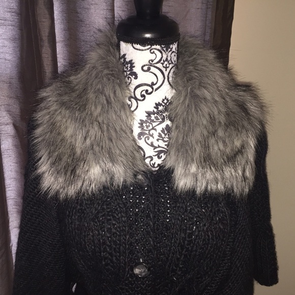 LOFT Sweaters - Ann Taylor LOFT Cozy Gray Sweater & Fur Collar