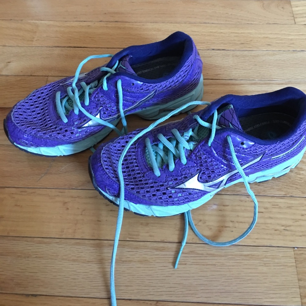Mizuno Wave Precision 13