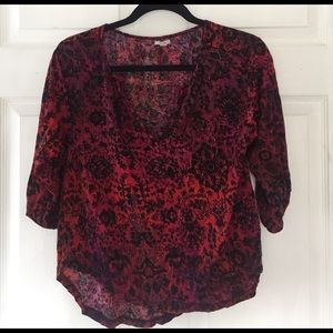 Beautiful urban outfitters magenta floral top Beautiful urban outfitters magenta floral top