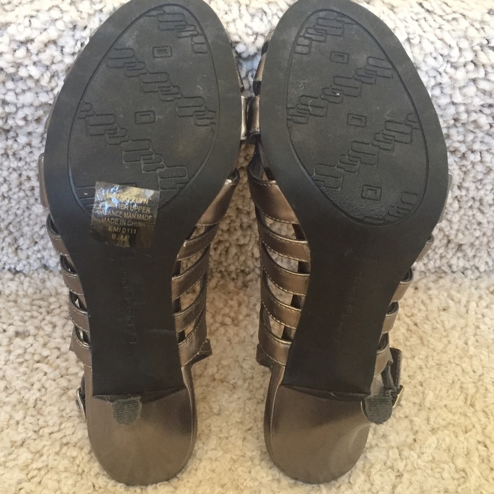 Bronze Bandolino Sandals - Picture 4 of 4