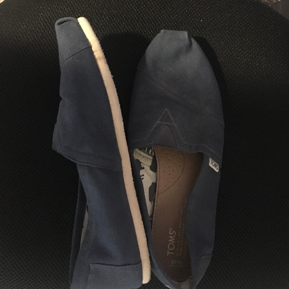 Shoes. Toms