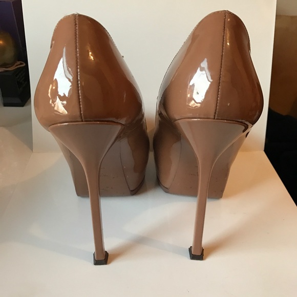YVES SAINT LAURENT NUDE TRIBTOO PUMP size 39/9 - Picture 2 of 6