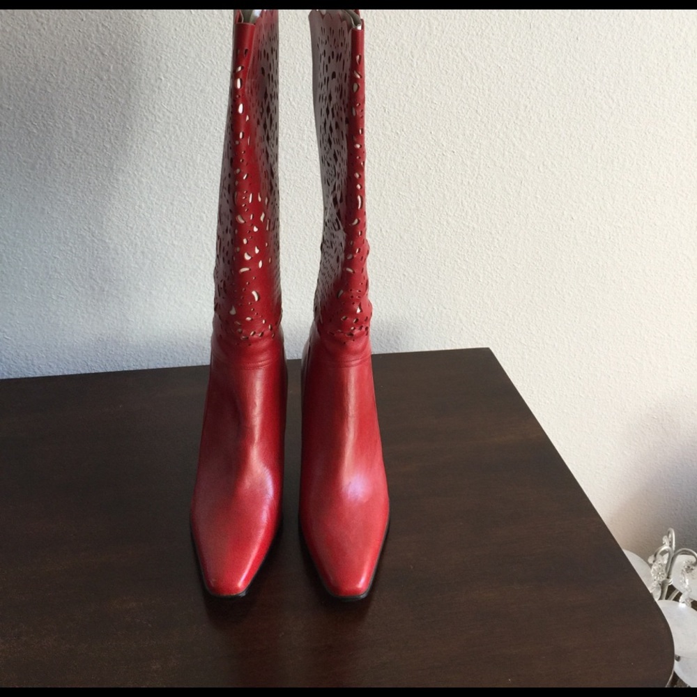 RED  LEATHER BOOTS(💲BAG IS FOR SALE SEPARATELY💲)