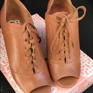 Gianni Bini slate Leather wedges