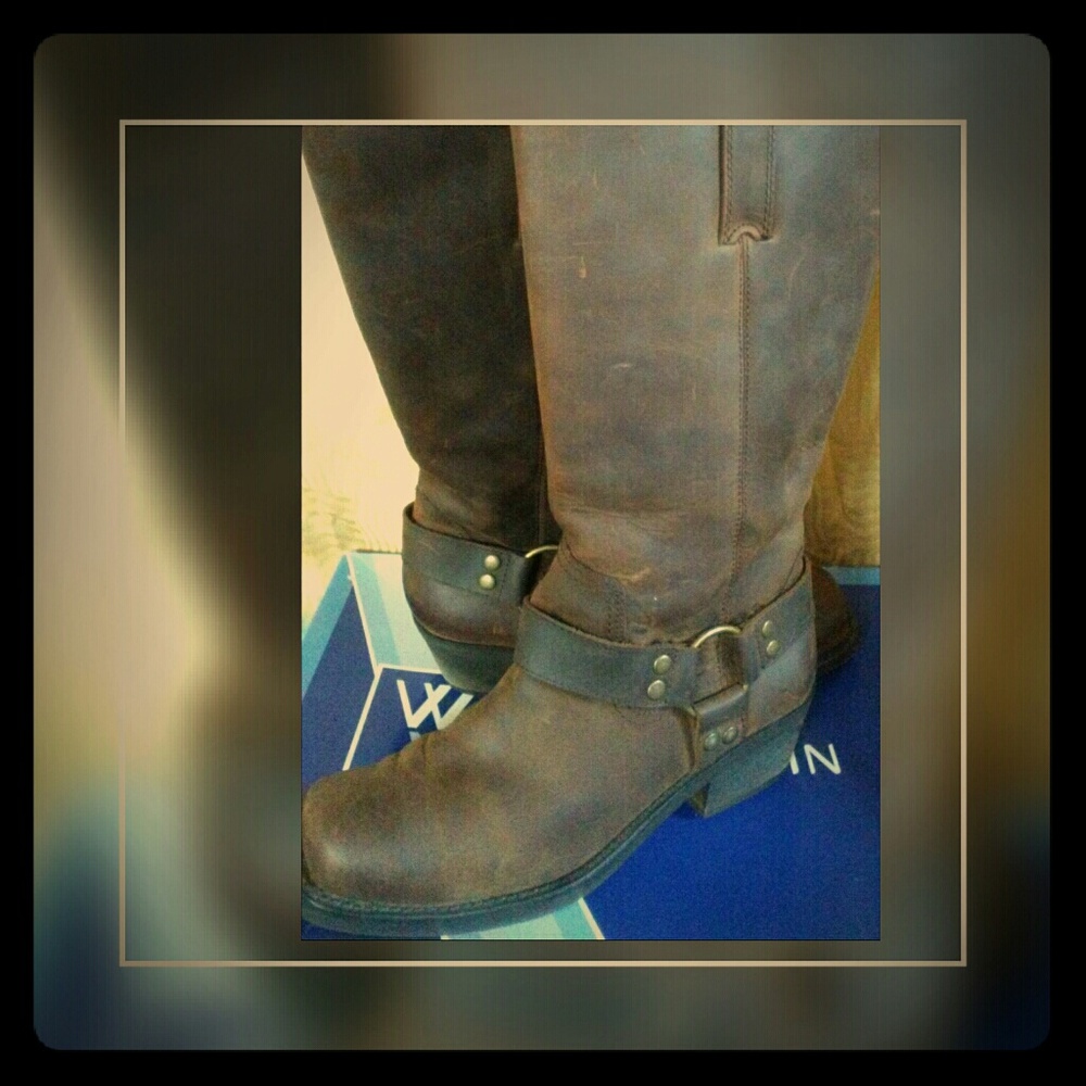 White Mountain Leather Boots Size 8 1/2 brown