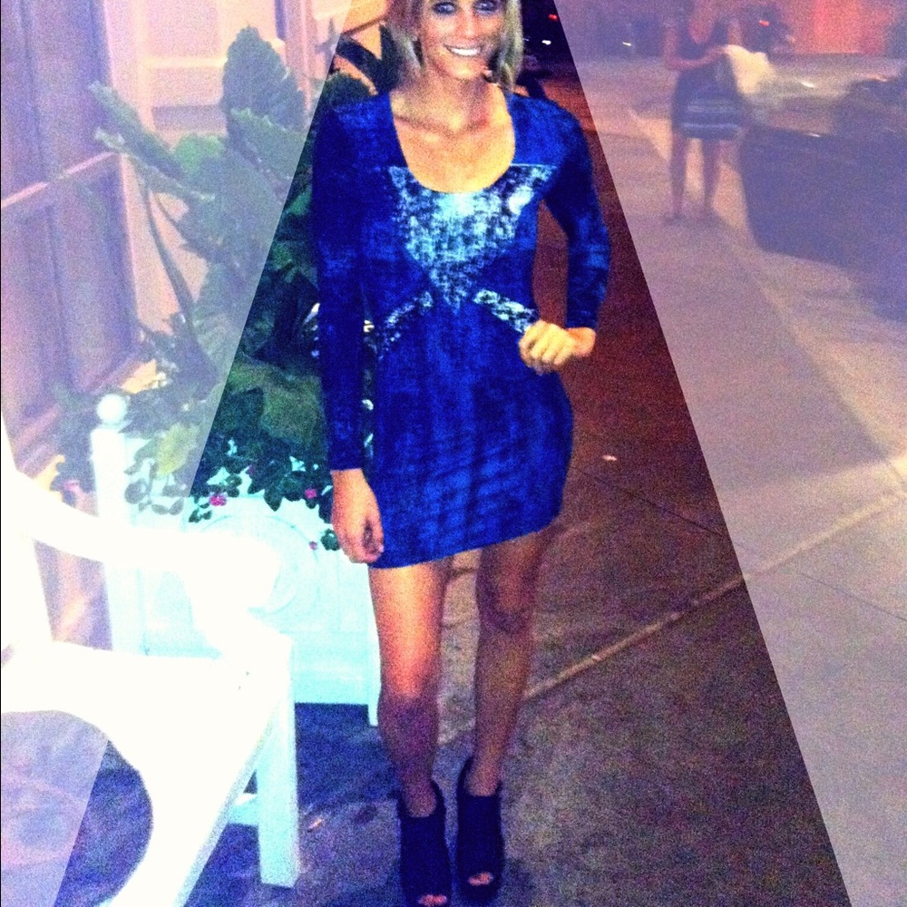 Long Sleeve Hurley mini Dress