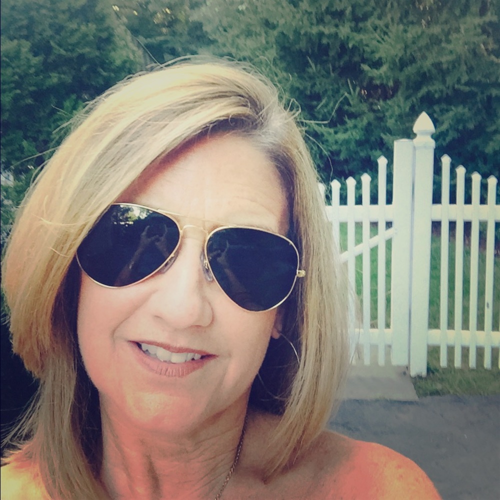 Meet your Posher, Jennifer