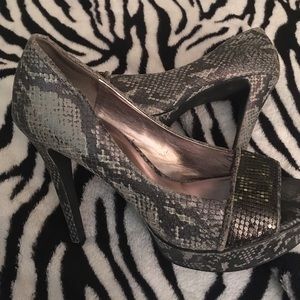 Jessica Simpson size 7 snake skin heels