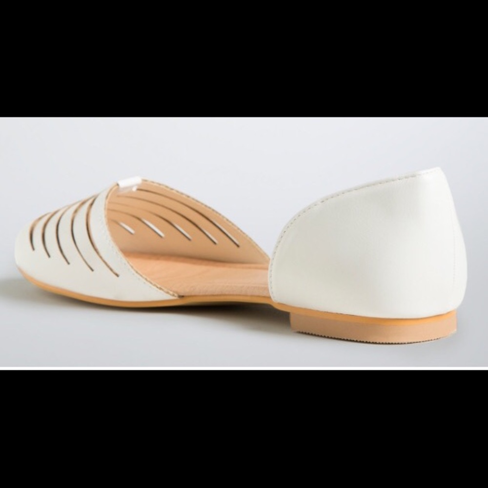 Torrid Ivory Strappy D'Orsay Flats - Picture 2 of 8