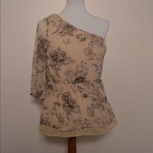 Pinky off shoulder top