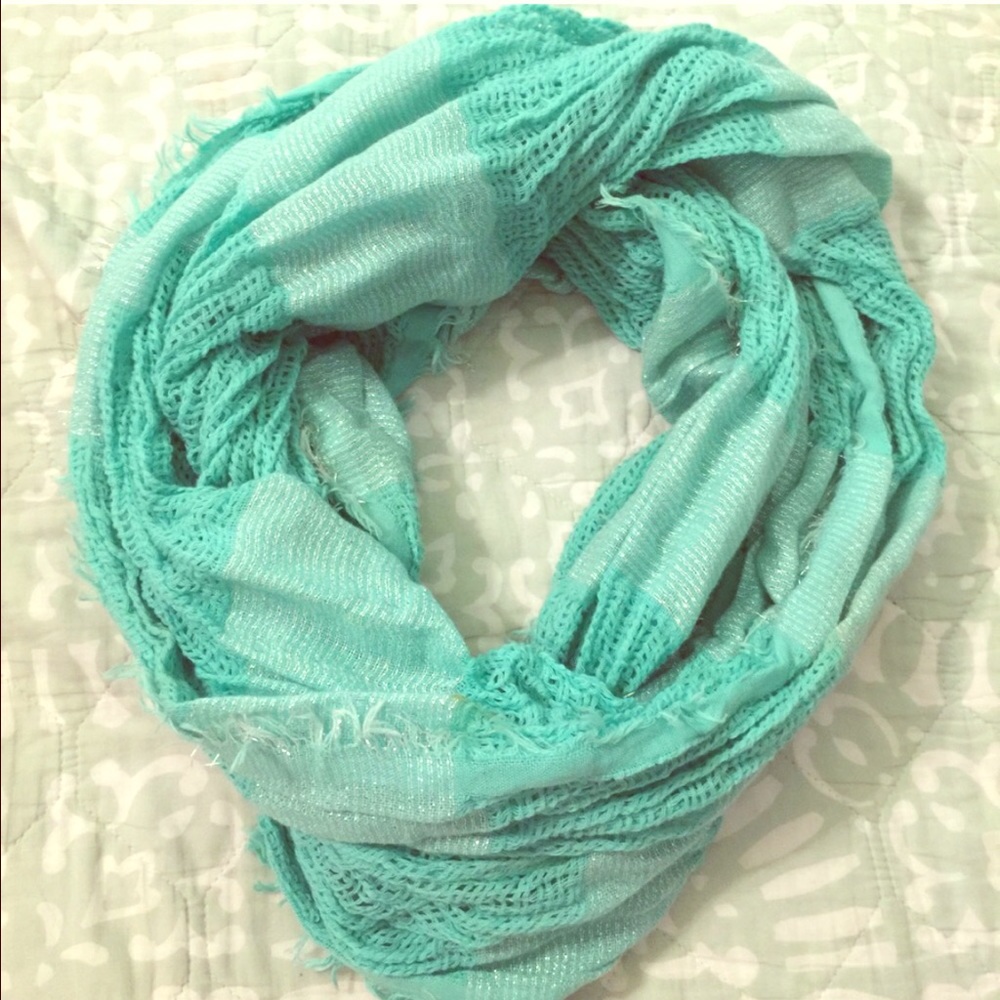 ❄️Nordstrom BP Teal & Silver Infinity Scarf❄️