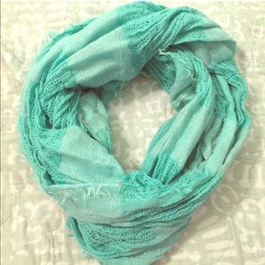 ❄️Nordstrom BP Teal & Silver Infinity Scarf❄️