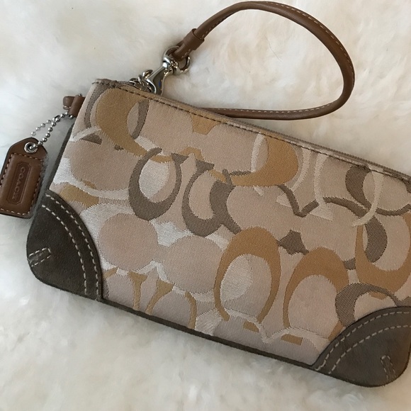 Coach Bags - Coach wristlet Coach Bags - Coach wristlet