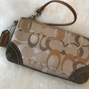 Coach Bags - Coach wristlet Coach Bags - Coach wristlet