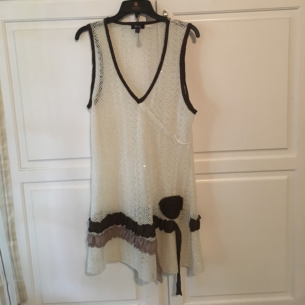 NWOT Appliqué Crochet Tunic