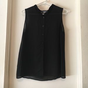 Short Sleeves Button-up Blouse