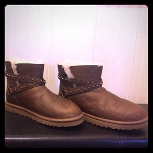UGG EMERSEN BOOTS