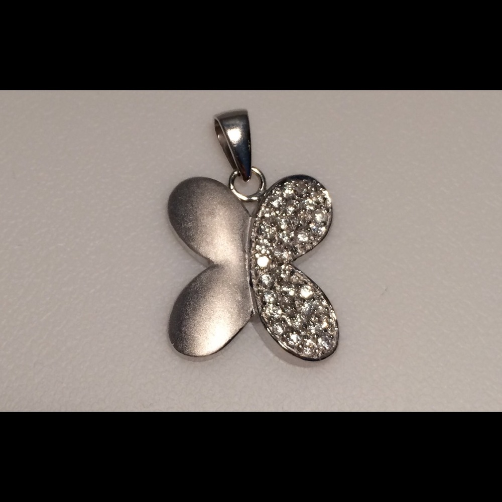 💥NEW💥 Silver Butterfly Pendant 🦋