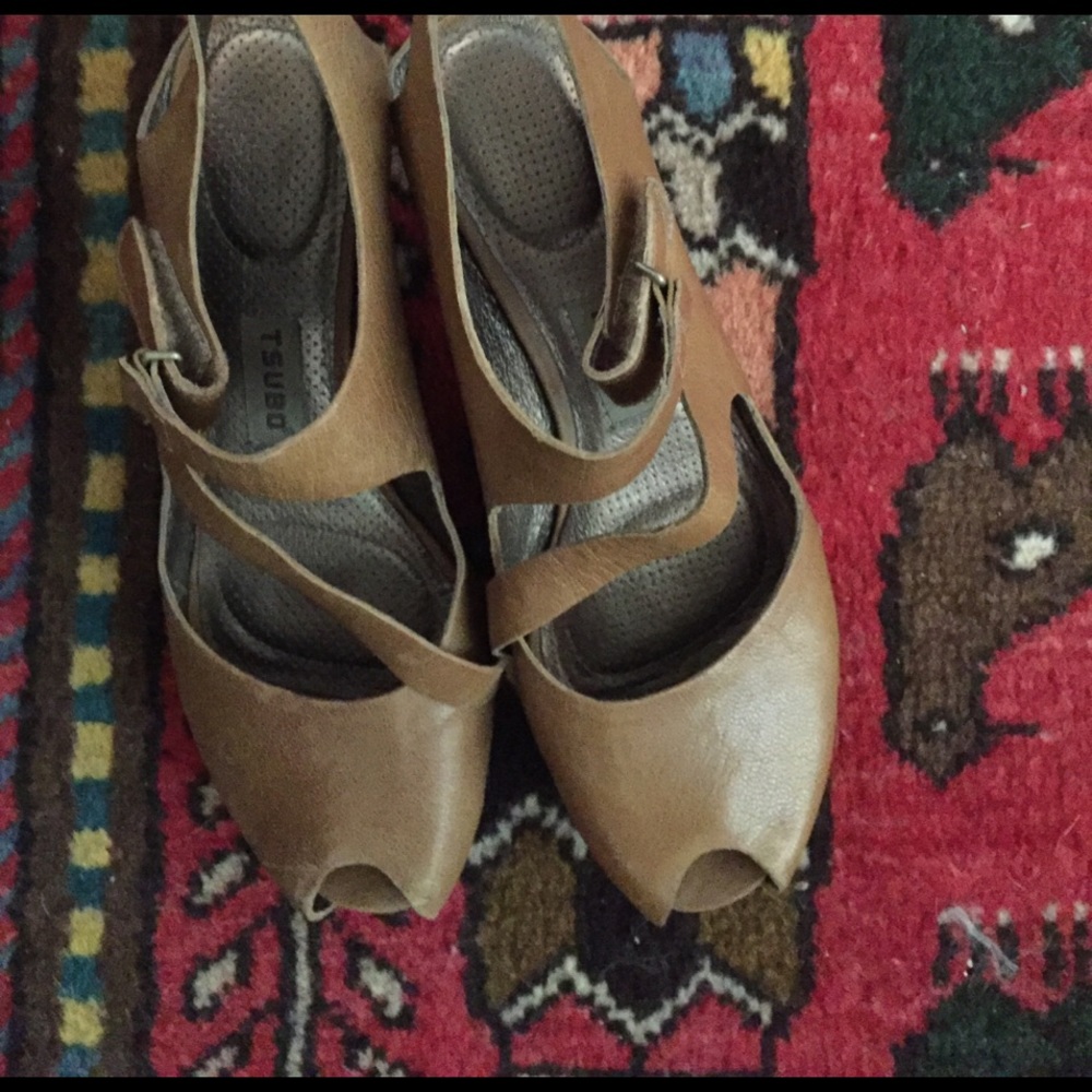 Tsubo natural tan shoe