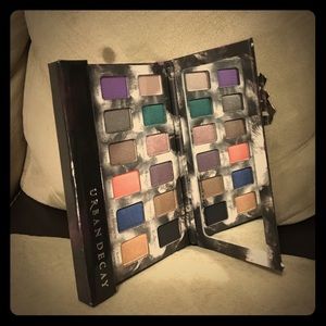 Urban Decay "Bold" Eyeshadow Palette