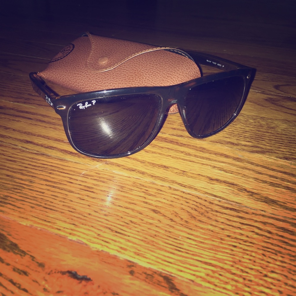 Ray-Ban RB4147 Polarized