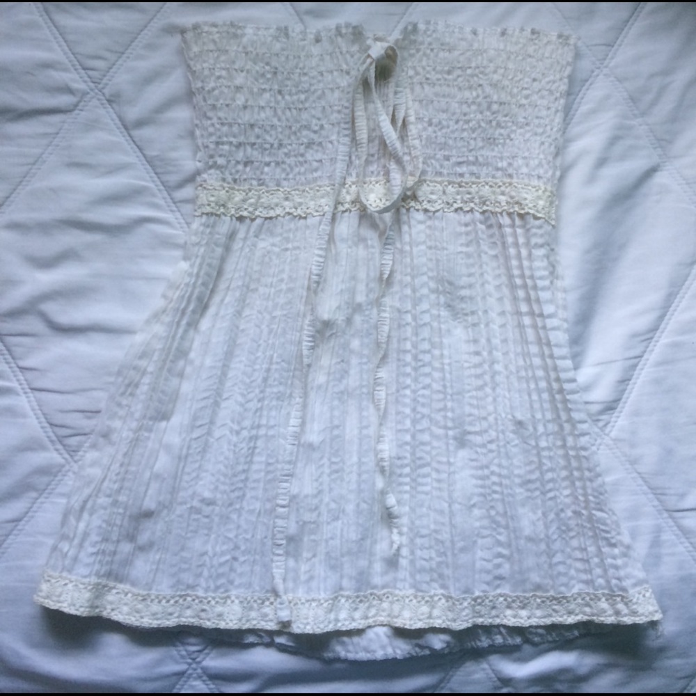 Monteau White Ruffle Strapless Top
