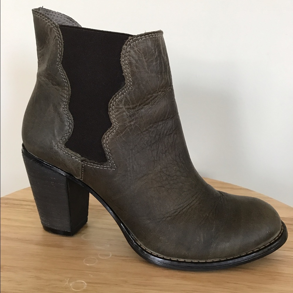 Betsey Johnson Stone Leather Ankle Boots Size 6