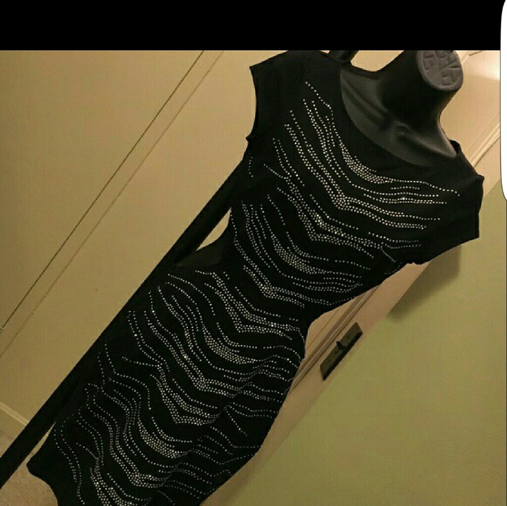 Arden B Designer Dress w/ cut out back & side