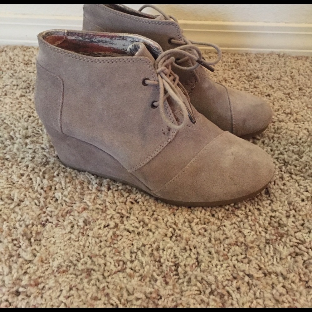 Toms Tan wedge boots