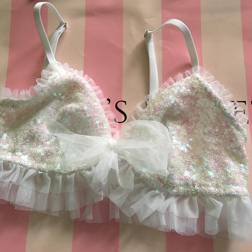 Vicroria's Secret Bra.