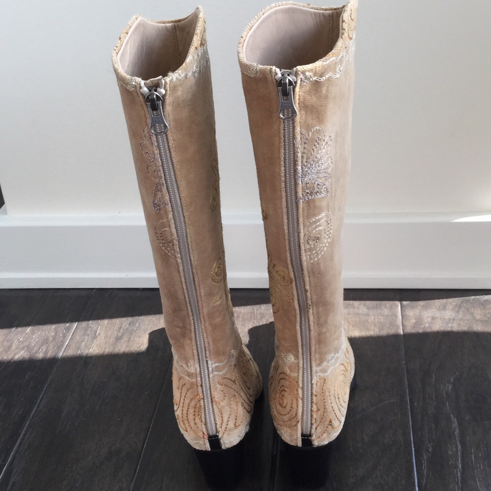 Designer Embroidered Cowboy Boot - Picture 4 of 4