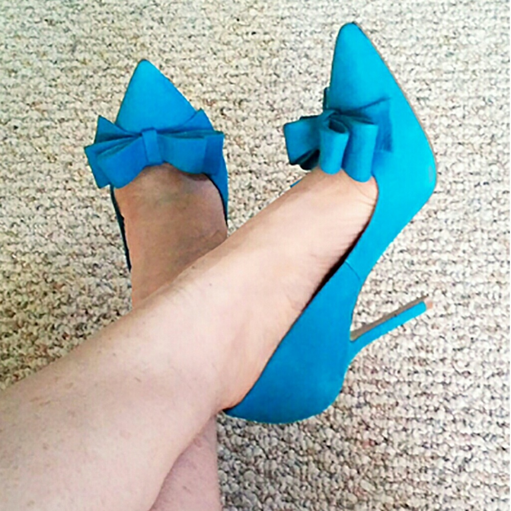 Teal/Turquoise Suede Bow Pumps