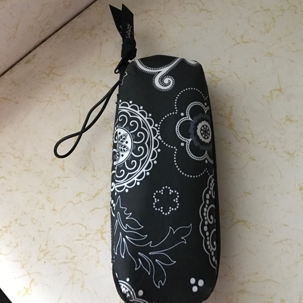Thirty One Umbrella With Zipper Pouch!