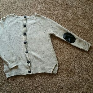 Button back sweater