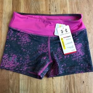 XS ladies fitted workout shorts UNDER ARMOUR nwt