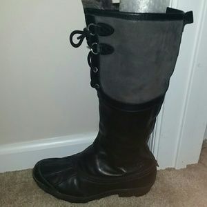 UGG Winter Boots.....waterproof/lined Size 10